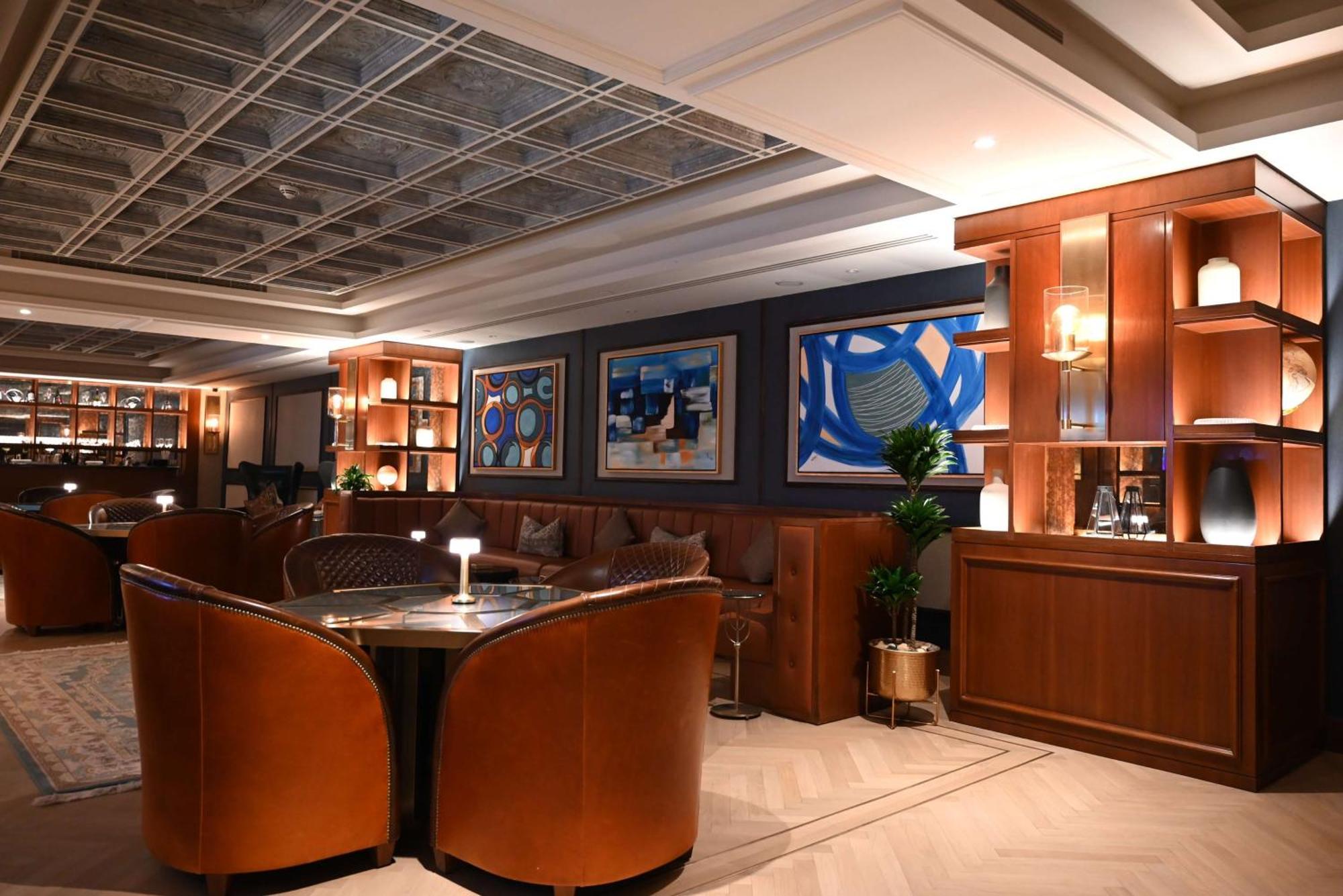 Mansard Riyadh, A Radisson Collection Hotel מראה חיצוני תמונה The interior of the lounge