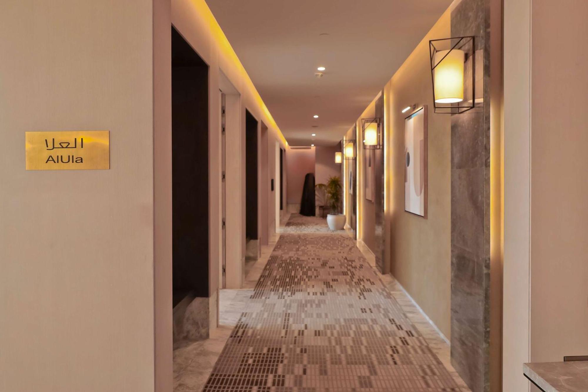 Mansard Riyadh, A Radisson Collection Hotel מראה חיצוני תמונה A corridor in the hotel