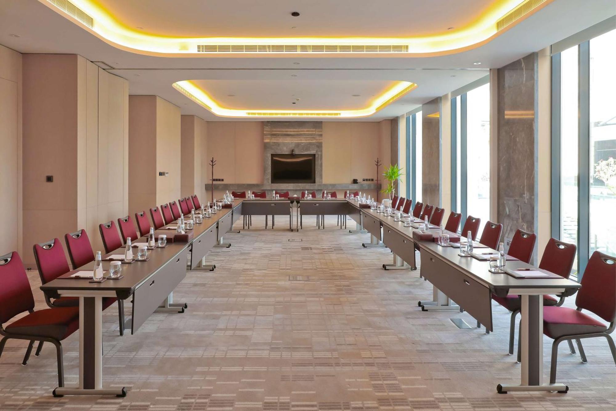 Mansard Riyadh, A Radisson Collection Hotel מראה חיצוני תמונה Meeting room