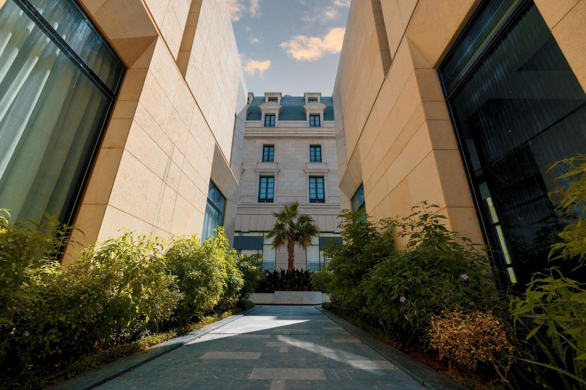 Mansard Riyadh, A Radisson Collection Hotel מראה חיצוני תמונה The courtyard of the museum