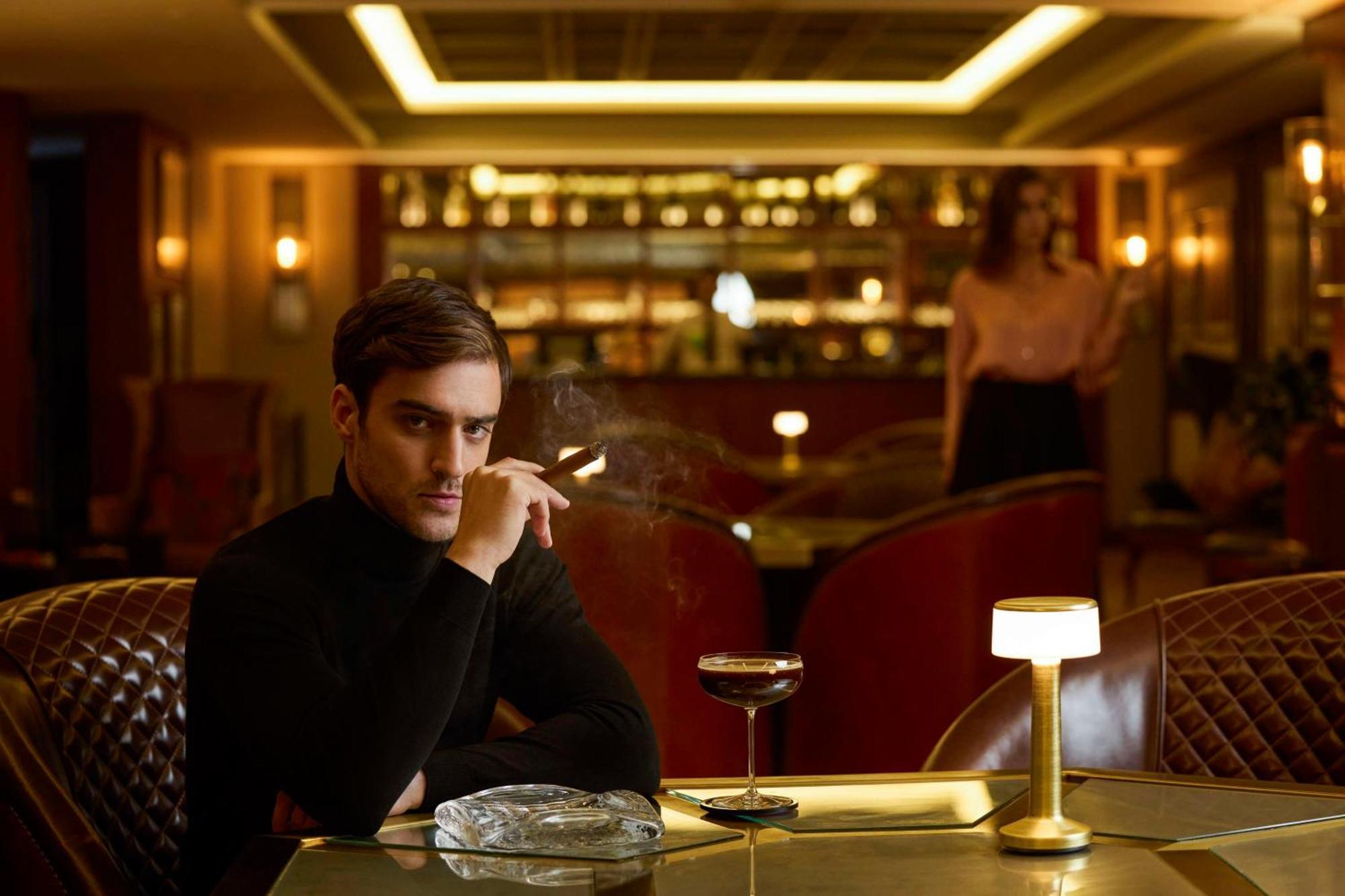 Mansard Riyadh, A Radisson Collection Hotel מראה חיצוני תמונה The bar at the Mandarin Oriental, London